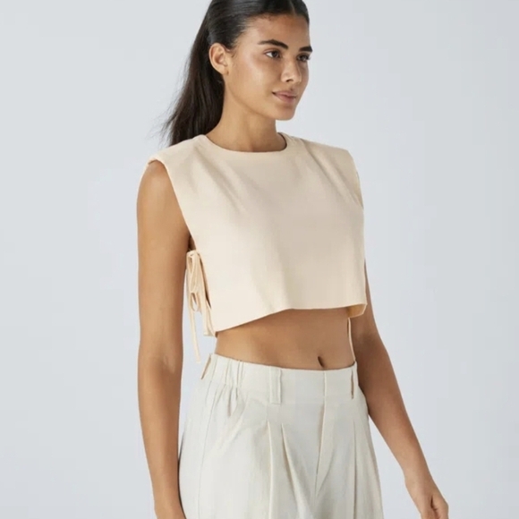 HALARA Tops - NWT Halara Linen Crop Top Size XL Shoulder Pads Keyhole Back Tie Side